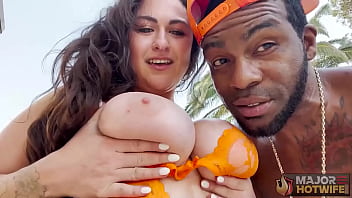 Curvy cutie josie jaxxon gets her pussy fucked outdoors by rome major