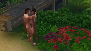 Азиатский качок трахнул в кустах толстожопую смуглую милфу с большими сиськами