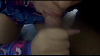 Latina cachonda es follada por su vecino mientras su marido no está en casa