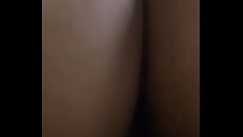 Moviendo el culo riquisimo