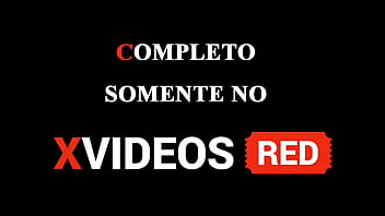 Enchendo o cuzinho de leite