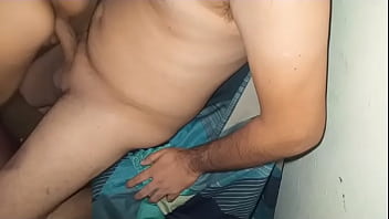 Hermanastra se folla la verga de su hermanastro la cabalga bien delicioso