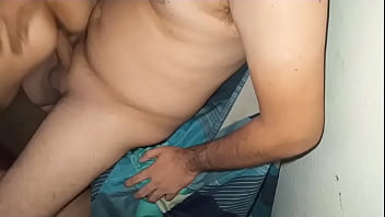 Hermanastra se folla la verga de su hermanastro la cabalga bien delicioso