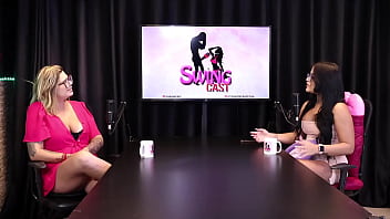 Ela sempre foi ousada e gosta de receber elogios e ter pessoas a desejando e sua filha de 18 anos vanessa cerejinha red sheer