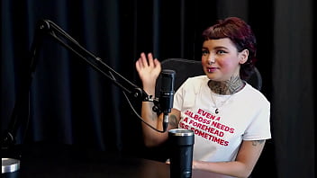 Fazia atendimento antes de seu expediente ficou nervosa por achar que iriam comer seu cu fez a tatuagem em uma suruba e a sua exposição annie clementine watch sheer red