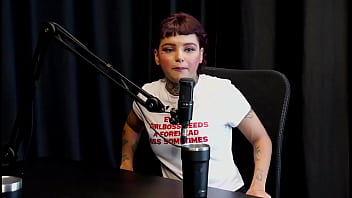 Fazia atendimento antes de seu expediente ficou nervosa por achar que iriam comer seu cu fez a tatuagem em uma suruba e a sua exposição annie clementine watch sheer red