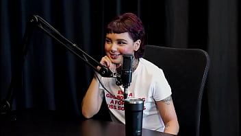 Fazia atendimento antes de seu expediente ficou nervosa por achar que iriam comer seu cu fez a tatuagem em uma suruba e a sua exposição annie clementine watch sheer red