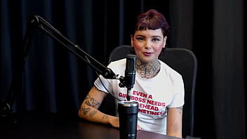 Fazia atendimento antes de seu expediente ficou nervosa por achar que iriam comer seu cu fez a tatuagem em uma suruba e a sua exposição annie clementine watch sheer red