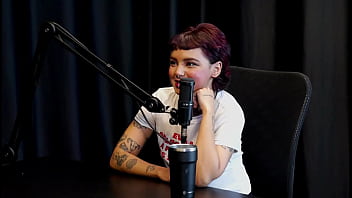 Fazia atendimento antes de seu expediente ficou nervosa por achar que iriam comer seu cu fez a tatuagem em uma suruba e a sua exposição annie clementine watch sheer red