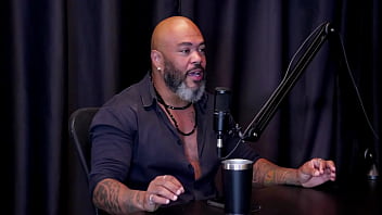 Fazia atendimento antes de seu expediente ficou nervosa por achar que iriam comer seu cu fez a tatuagem em uma suruba e a sua exposição annie clementine watch sheer red