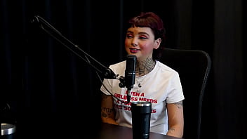 Fazia atendimento antes de seu expediente ficou nervosa por achar que iriam comer seu cu fez a tatuagem em uma suruba e a sua exposição annie clementine watch sheer red