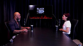 Fazia atendimento antes de seu expediente ficou nervosa por achar que iriam comer seu cu fez a tatuagem em uma suruba e a sua exposição annie clementine watch sheer red