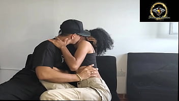 Follandome a la flaca de mi vecina