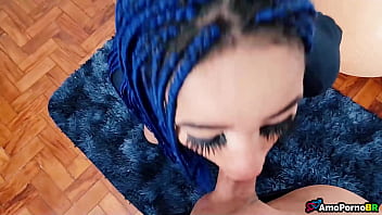 Estudante inocente de 18 anos fazendo boquete pela primeira vez amopornobr