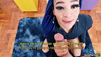 Estudante inocente de 18 anos fazendo boquete pela primeira vez amopornobr