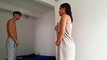 Gran mamada descuidada por parte de mi caliente hermanastra latina de 18 años best blowjob en ruso