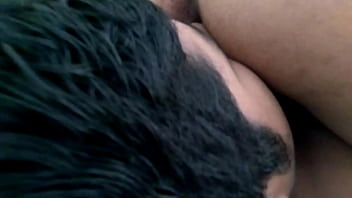 La vesti de sirvienta a mi perrita