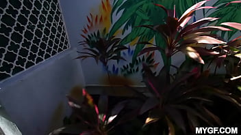 Skinny slut gets a nut