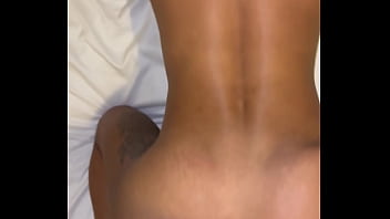 Minha enteada novinha gostosa não aguentou e pediu pra parar mais eu não resisti e continuei