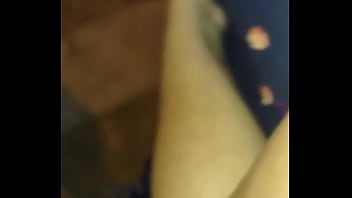 Madura en falda me regala su calzon