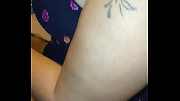 Madura en falda me regala su calzon