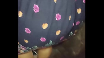 Madura en falda me regala su calzon