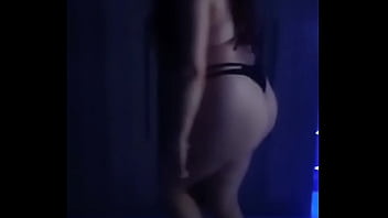 Sexy girl twerk