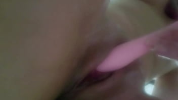 En el baño masturbandome hasta venirme