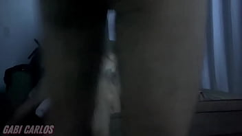 Visitei o amigo solteiro e dei o cuzinho pra ele no pelo na frente do meu marido sexo caseiro