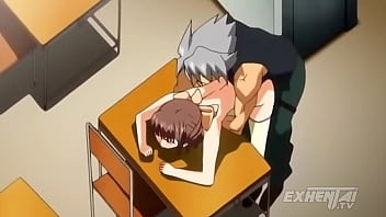 Joven estudiante recibe su primera corrida facial