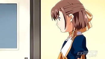 Joven estudiante recibe su primera corrida facial