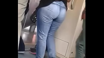 Culito en metro 2