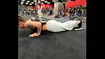 No girl pushups over here