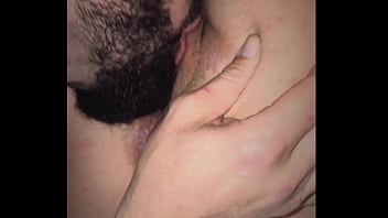 Le como ño el culo y le meto la polla en su coño