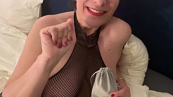 J'ai très envie de jouer avec mon nouveau jouet et je pense que tu vas adorer