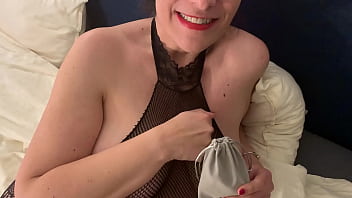 J'ai très envie de jouer avec mon nouveau jouet et je pense que tu vas adorer