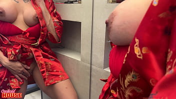 Morena de clitóris grande traindo o futuro marido com 2 caras