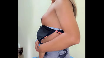 Polla De Travestí Rica Y Con Rica Leche thumbnail