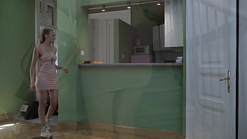 Her longest pissing and her first golden shower