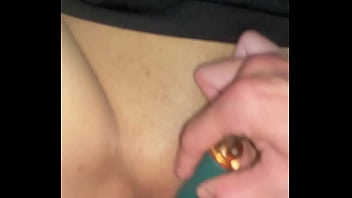 Tengo sexo con mi exnovia y le hago tener un squirt masivo