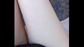 Gretala flash piedi gambe in giardino