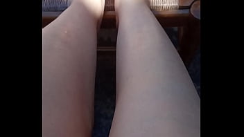 Gretala flash piedi gambe in giardino