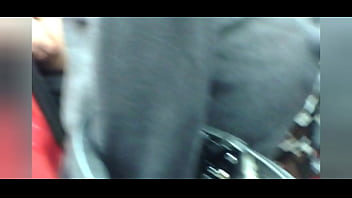 Amo que meu marido me leve pra passear e me expor para estranhos nas ruas amo ser apalpada por estanhos e punhetarem em cima de mim