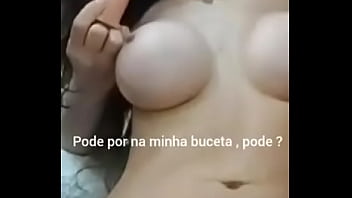 Novinha com pau de borracha