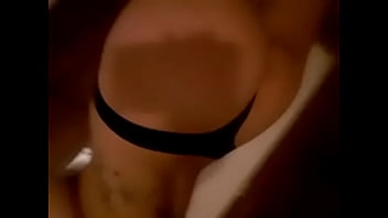 Le gusta mandarme y besarme el ano