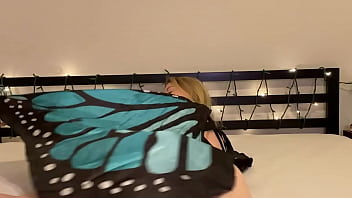 Pawg sunny lane shows off how sexy her feet & ass cheeks are