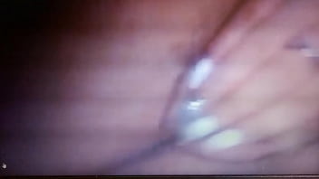 Chica se masturba para mi