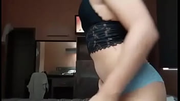 Pasivo Acariciandose En Hotel thumbnail