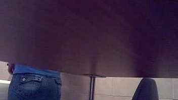 Espiando en el baño 4