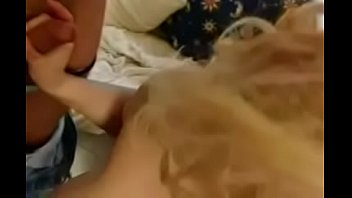 Como se llama esta rubia